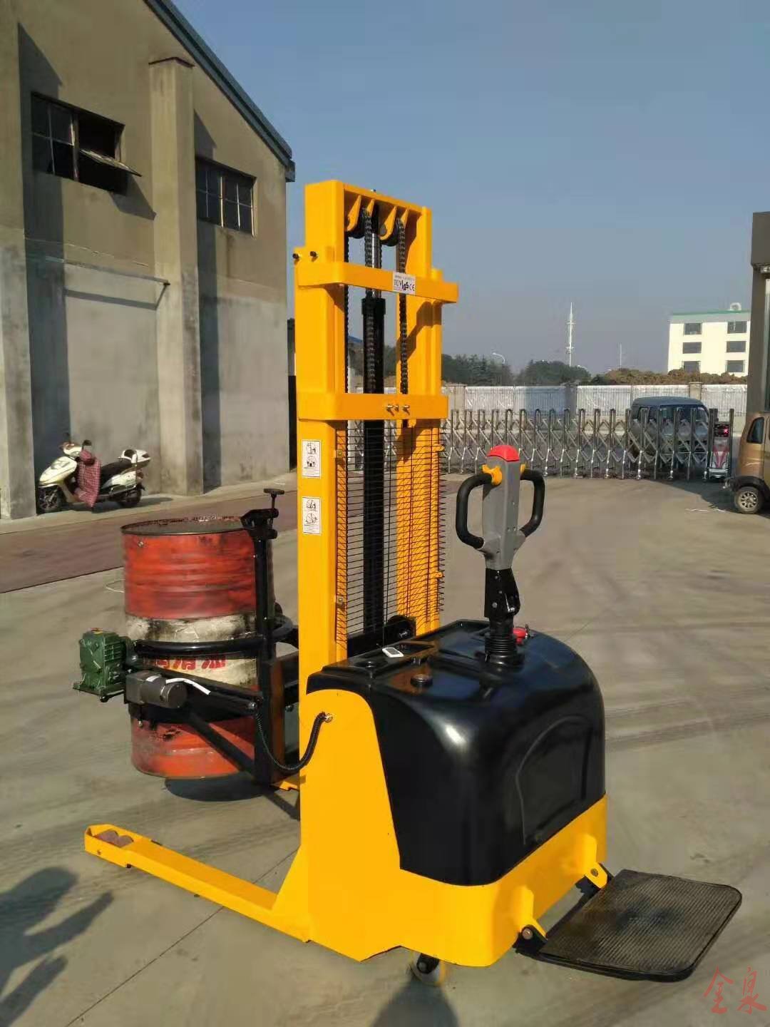 全電動油桶堆高車
