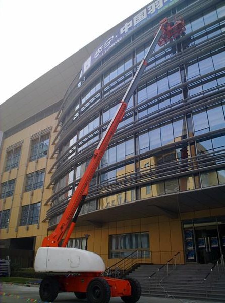 自行直臂升降機(jī) 自行直臂升降機(jī)