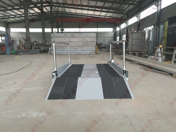 超博無(wú)障礙升降機(jī)