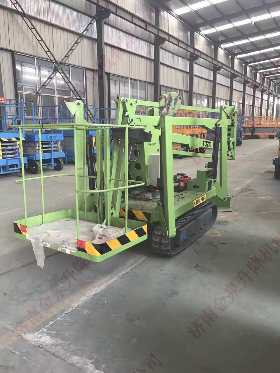 自行升降平臺 履帶自行升降機(jī)